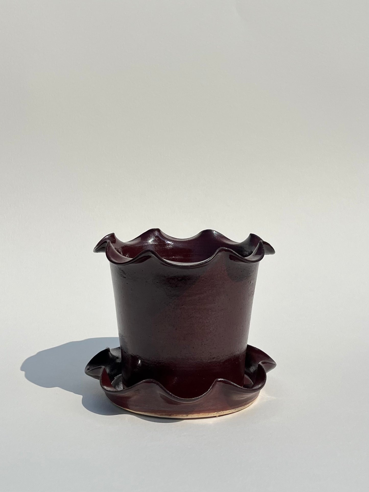 Frilly Plant Pot and Saucer - Cherry
