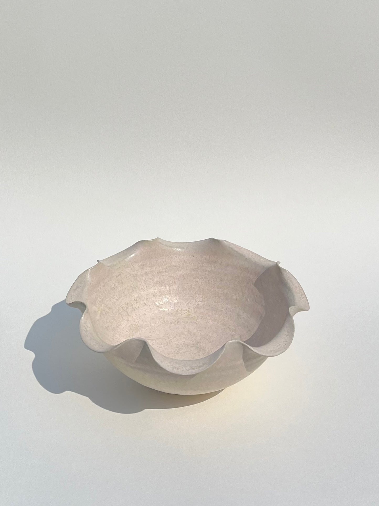 Midi Frilly Bowl - Pearl
