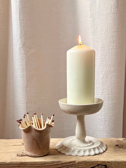 Frilly Matchstick Pot
