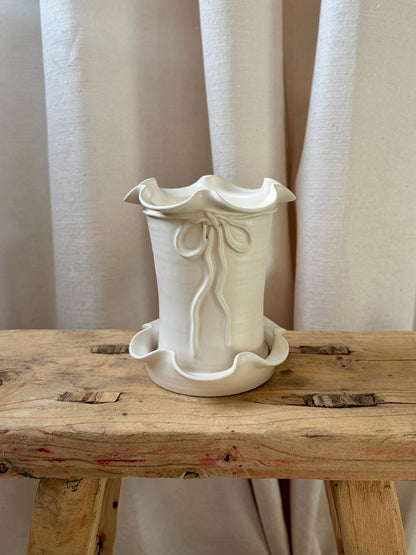 Frilly Plant Pot with Bow