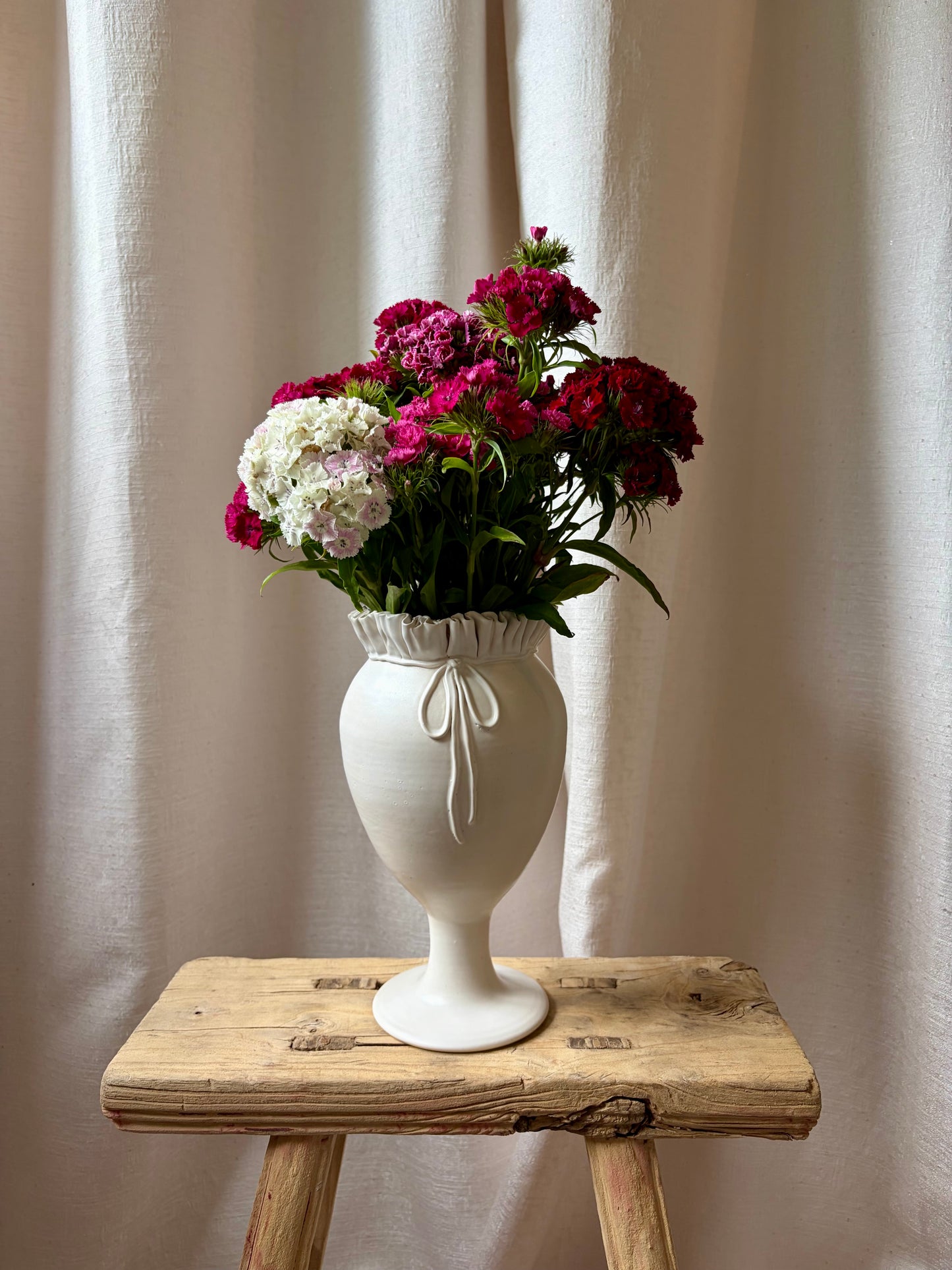 Ruffle Collar Pedestal Vase