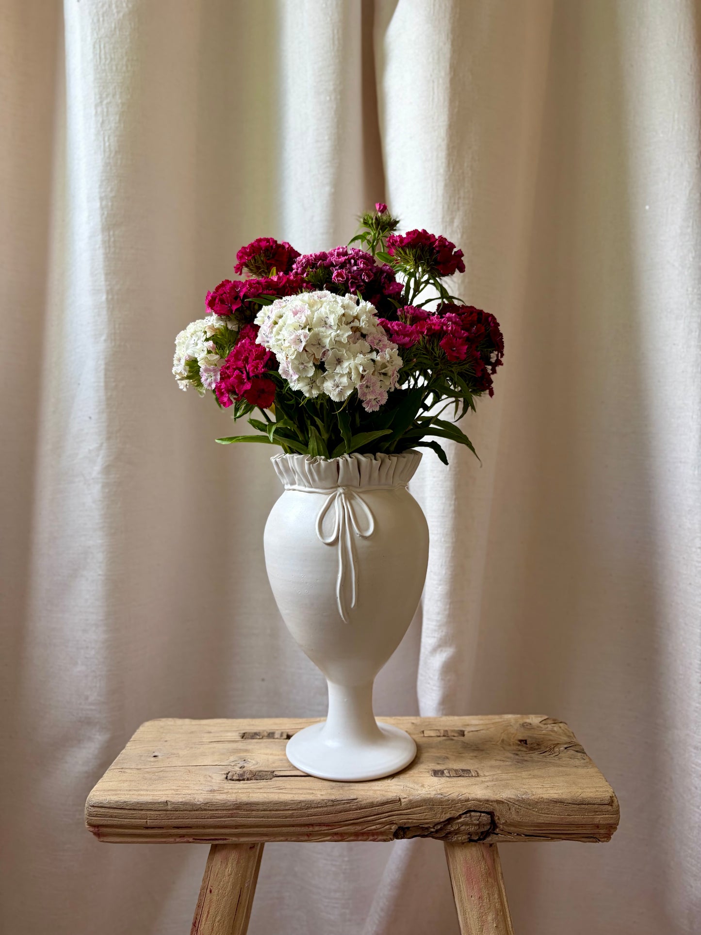 Ruffle Collar Pedestal Vase