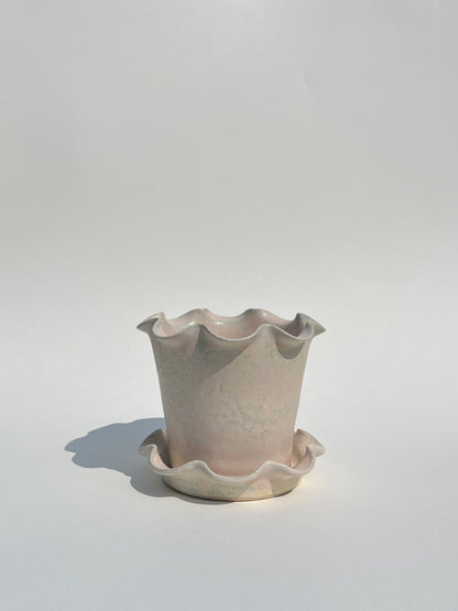 Frilly Plant Pot and Saucer - Pearl
